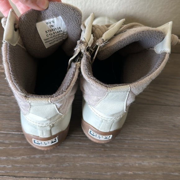 Cream Sperry Winter Boots - Picture 5 of 7